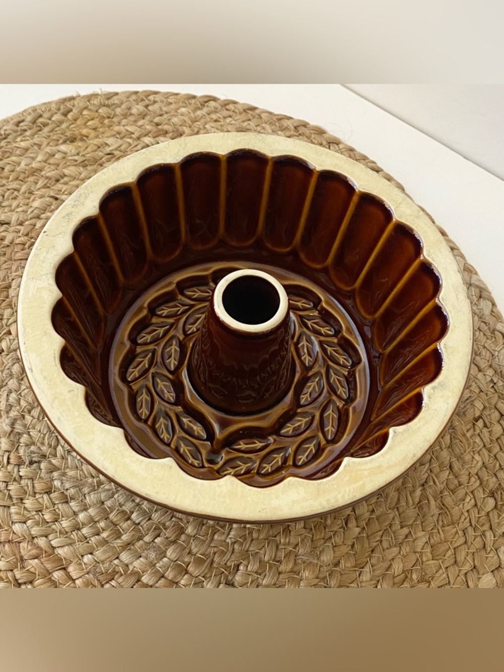 VINTAGE Glazed Debossed Leaf Pottery Bundt Cake Pan/Jello Mold 6” - Picture 5 of 14